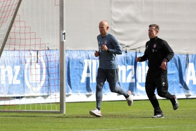 度与禁区前 度与禁区前